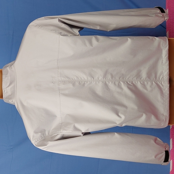 Woman's jacket - Picture 6 of 11